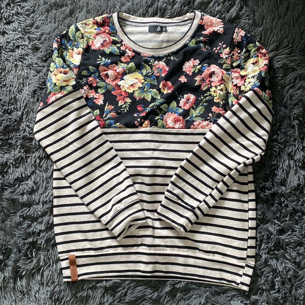 Ampersand sweatshirt